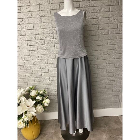 Arianna by Rachel Kaye Sleeveless Gray & Silver Gown Size 10P - Picture 1 of 9